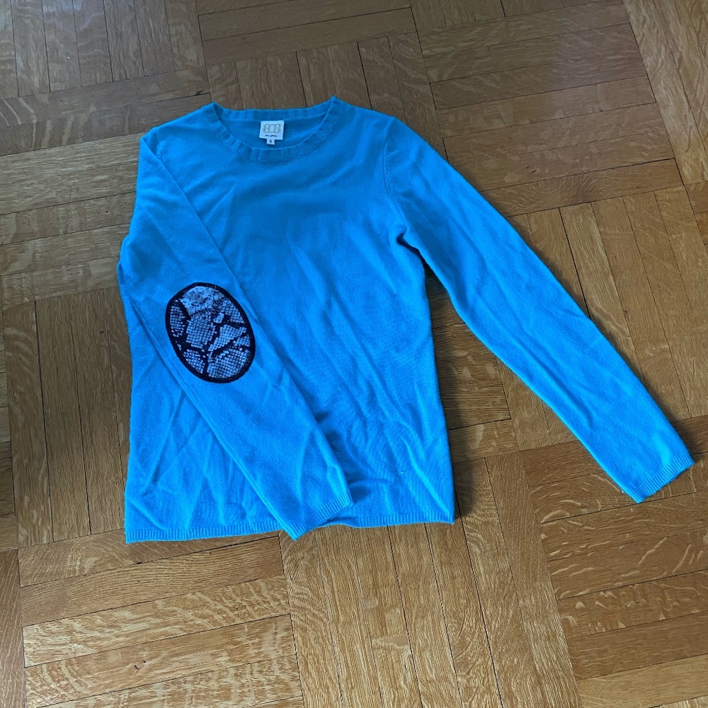 Boo gemes pullover with snake skin elbow patches